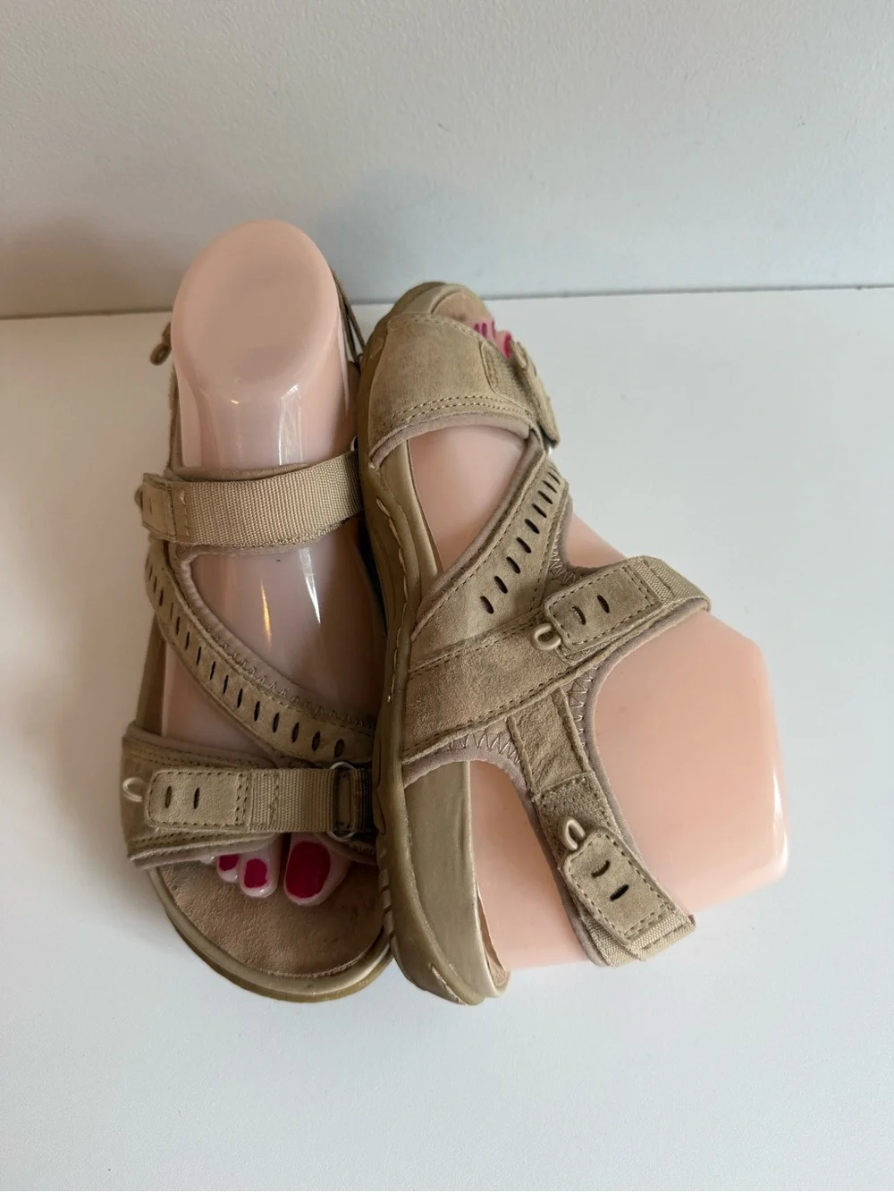 EARTH Women's SZ 7 TAN Sand Nevis Strappy Outdoor Sandals